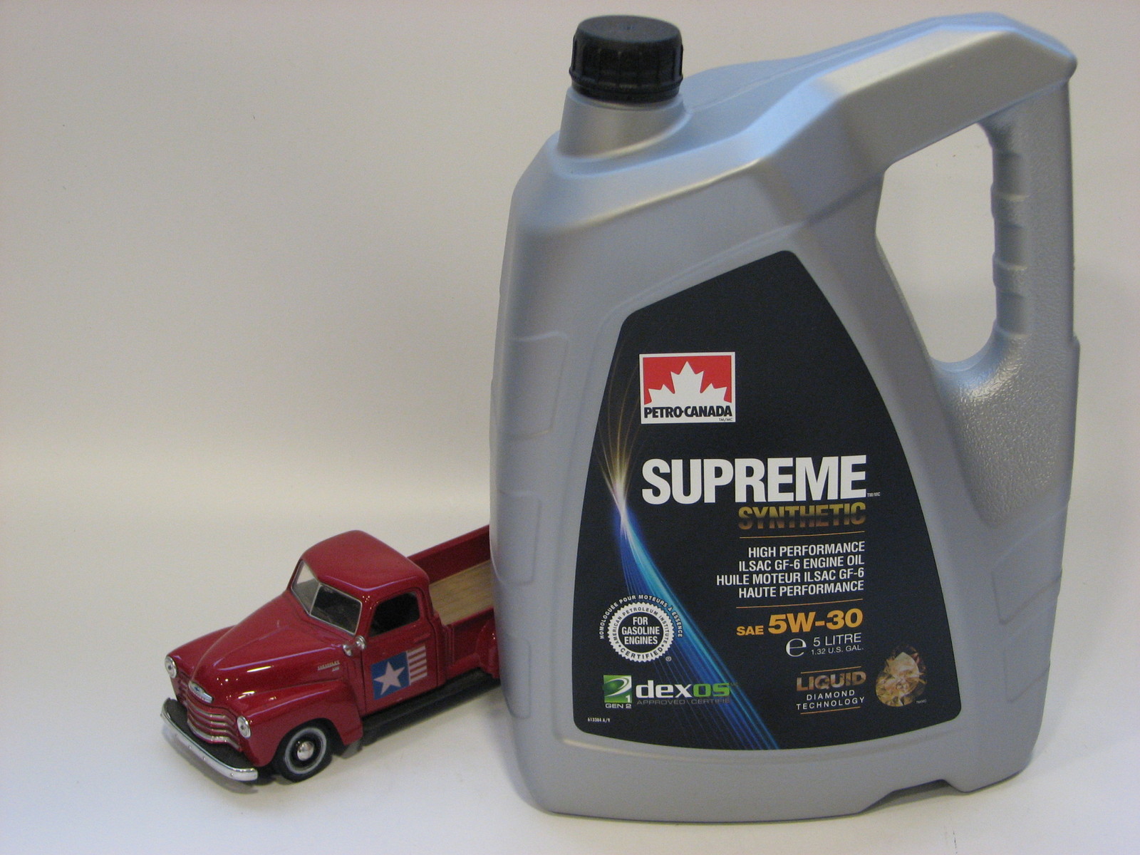 Двигателно Масло Petro Canada - SAE 5W30 Synthetic - 5L (1.3US Gallon)